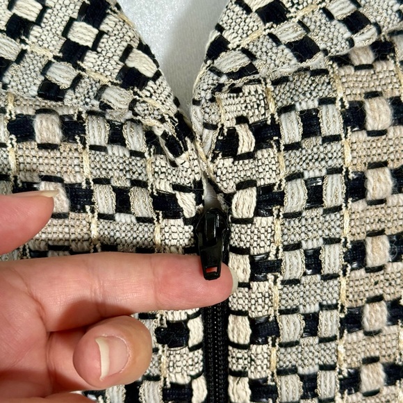 Peggy Jennings ~ Couture Black and Cream Textured Jacket with Silk Lining 🖤 S/M - Picture 4 of 7